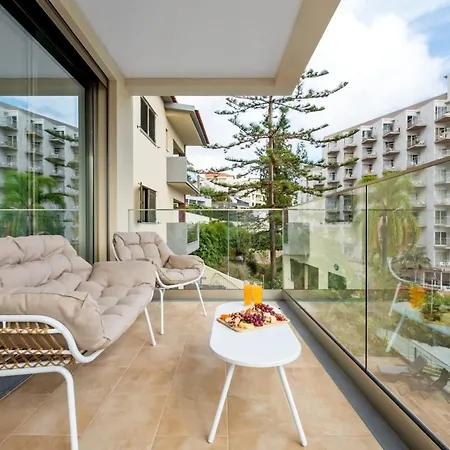 Casa Raposinhas V, *