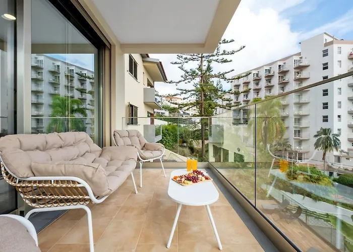 Casa Raposinhas V, *